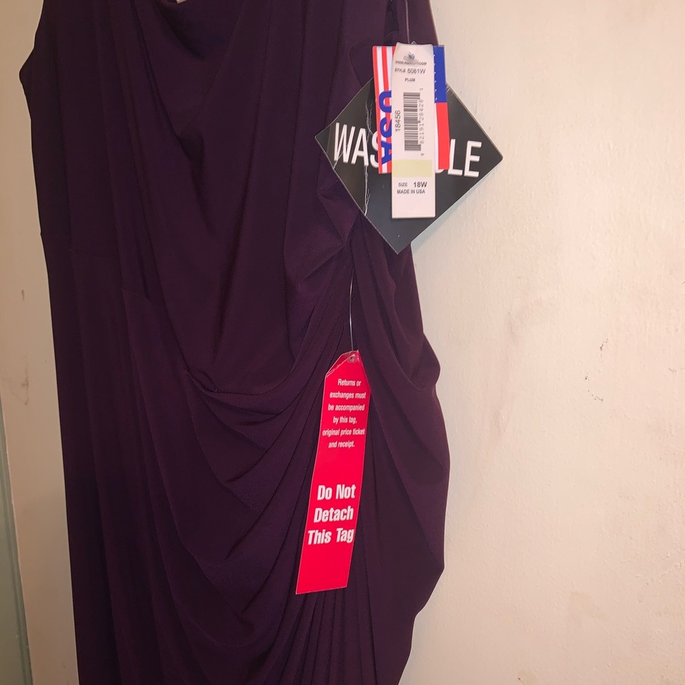 Dress - Picture 3 of 4